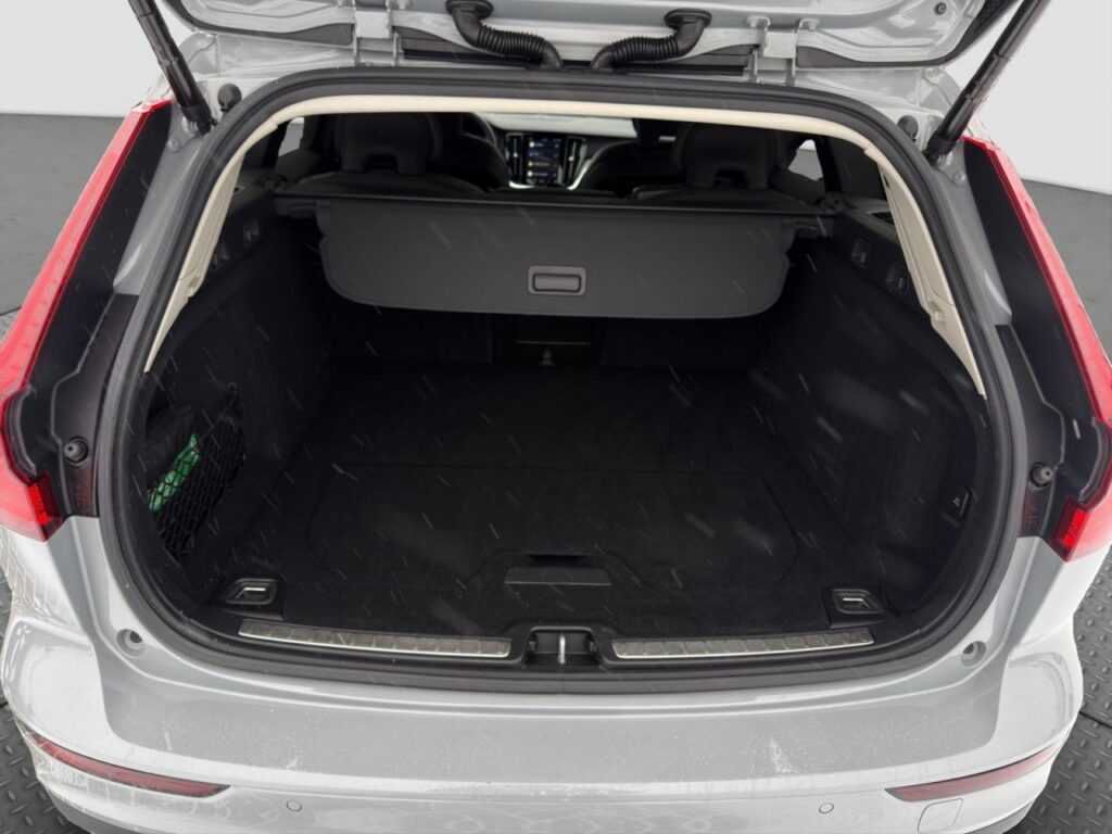 Volvo V60 B4 CC Plus AWD/Leder/Navi/LED/Kam/19Zoll/GJR – Bild 15