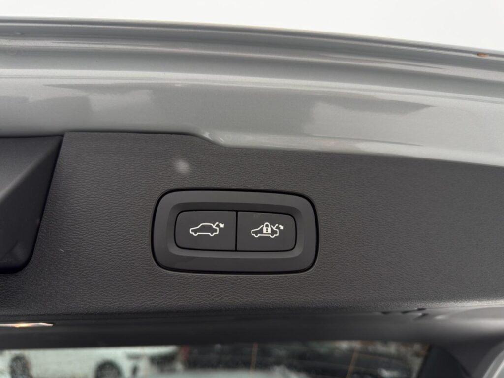 Volvo V60 B4 CC Plus AWD/Leder/Navi/LED/Kam/19Zoll/GJR – Bild 17