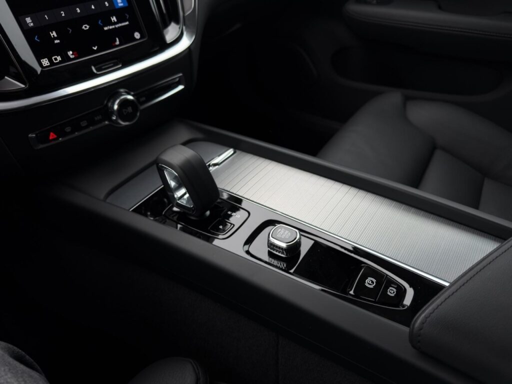 Volvo V60 B4 CC Plus AWD/Leder/Navi/LED/Kam/19Zoll/GJR – Bild 23