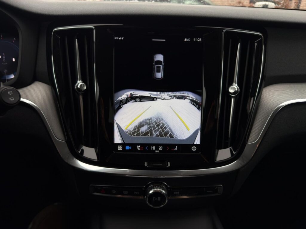 Volvo V60 B4 CC Plus AWD/Leder/Navi/LED/Kam/19Zoll/GJR – Bild 25