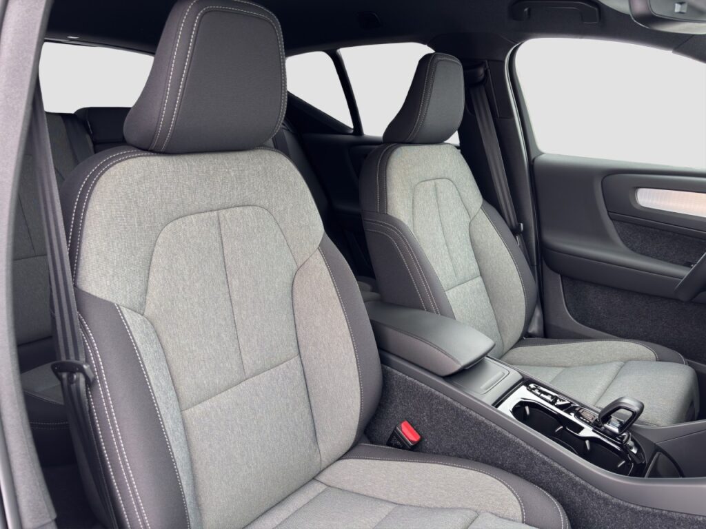 Volvo XC40 B3 Plus Black Edition/360/Frontscheibenhzg – Bild 16