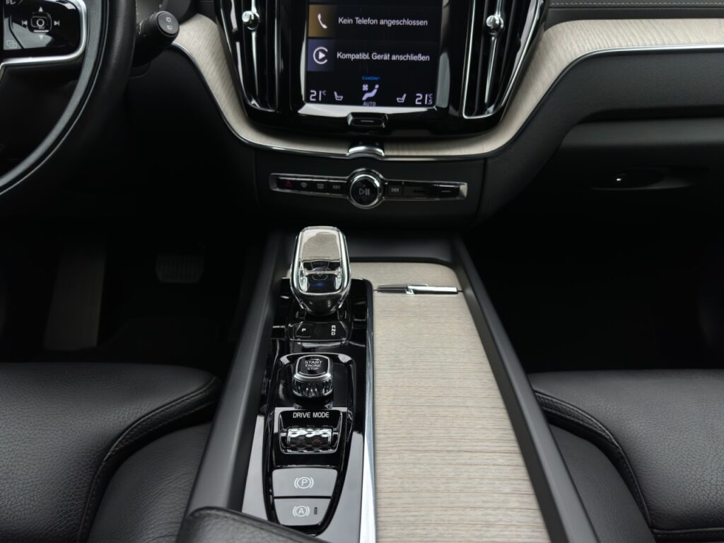 Volvo XC60 B4 Inscription AWD/AHK/Standhz/BLIS/20Zoll – Bild 11