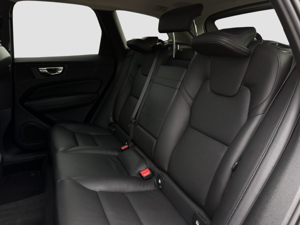 Volvo XC60 B4 Inscription AWD/AHK/Standhz/BLIS/20Zoll – Bild 14