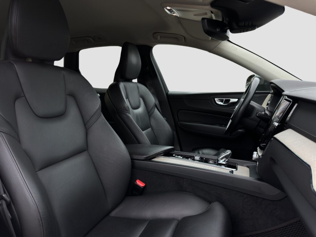 Volvo XC60 B4 Inscription AWD/AHK/Standhz/BLIS/20Zoll – Bild 16