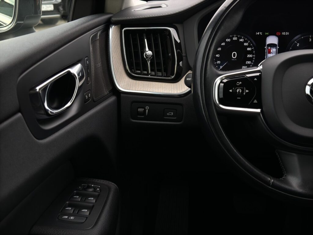 Volvo XC60 B4 Inscription AWD/AHK/Standhz/BLIS/20Zoll – Bild 24