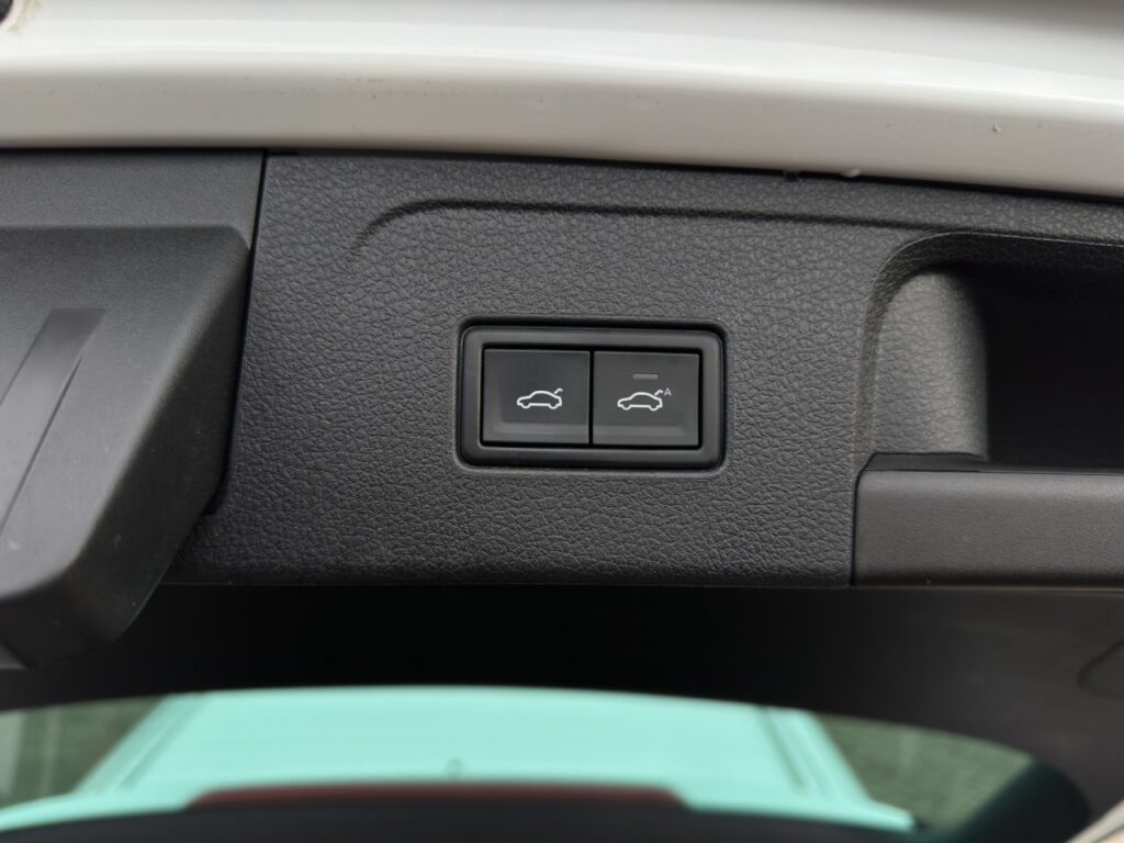 Volkswagen Passat Variant Elegance 4Motion/AHK/Pano/Standhz – Bild 13