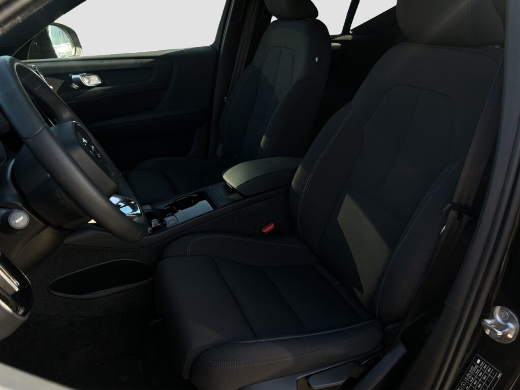 Volvo XC40 Pure Electric Core Recharge/SHZ/19-Zoll/Kam – Bild 13