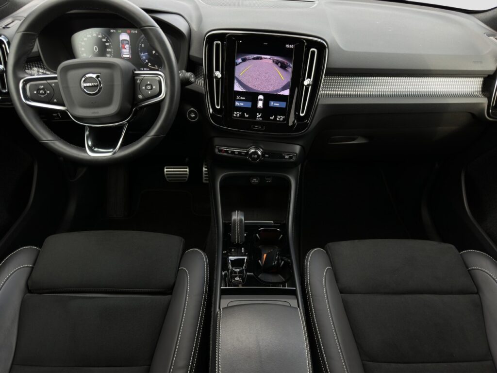 Volvo XC40 T3 R-Design/Lagom/hzb.FS/Kam/Navi/GJR/19Z – Bild 10