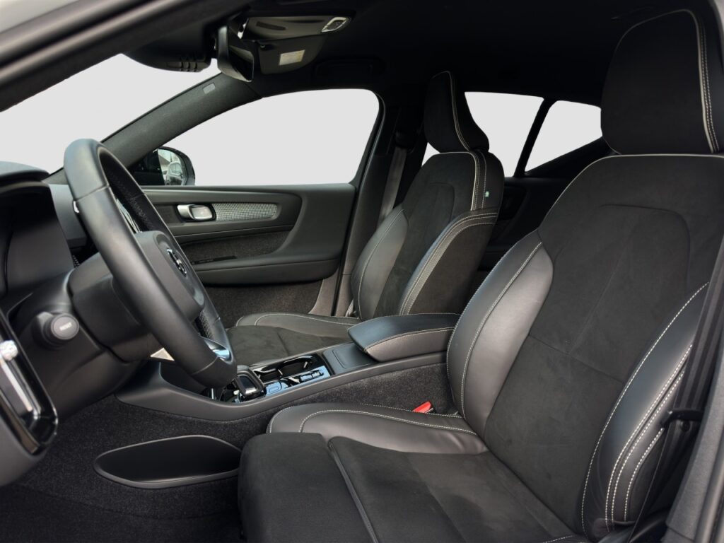 Volvo XC40 T3 R-Design/Lagom/hzb.FS/Kam/Navi/GJR/19Z – Bild 13