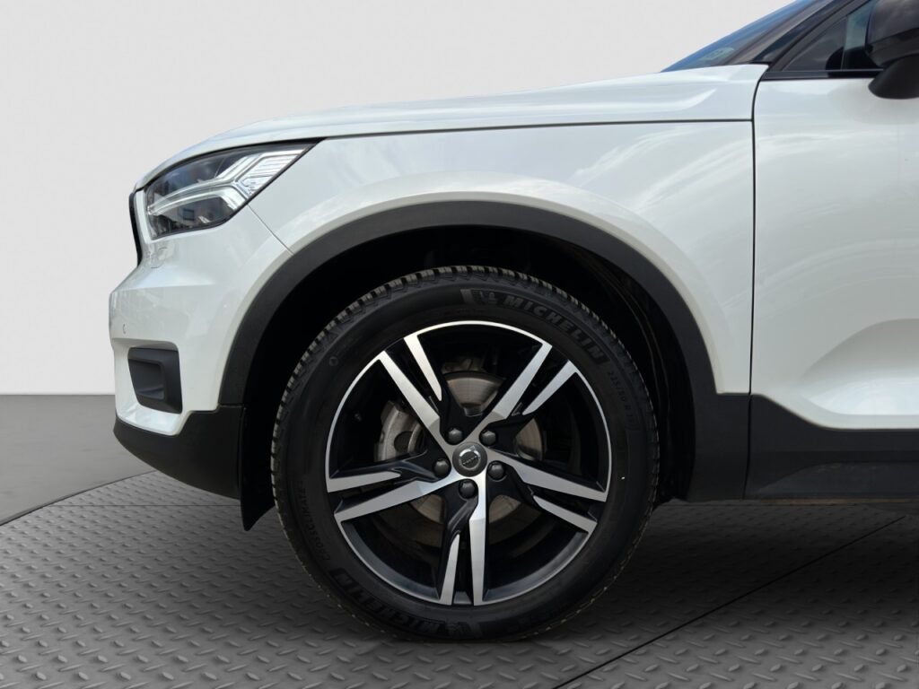 Volvo XC40 T3 R-Design/Lagom/hzb.FS/Kam/Navi/GJR/19Z – Bild 17