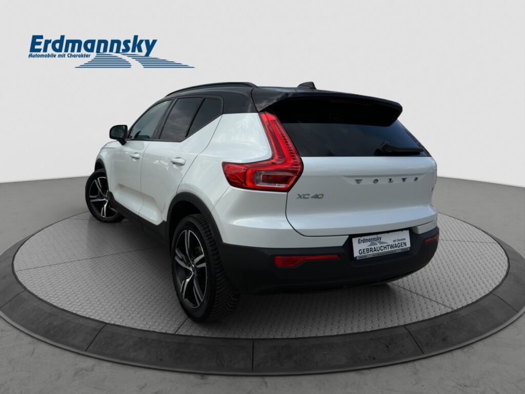 Volvo XC40 T3 R-Design/Lagom/hzb.FS/Kam/Navi/GJR/19Z – Bild 2