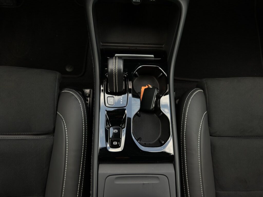 Volvo XC40 T3 R-Design/Lagom/hzb.FS/Kam/Navi/GJR/19Z – Bild 22