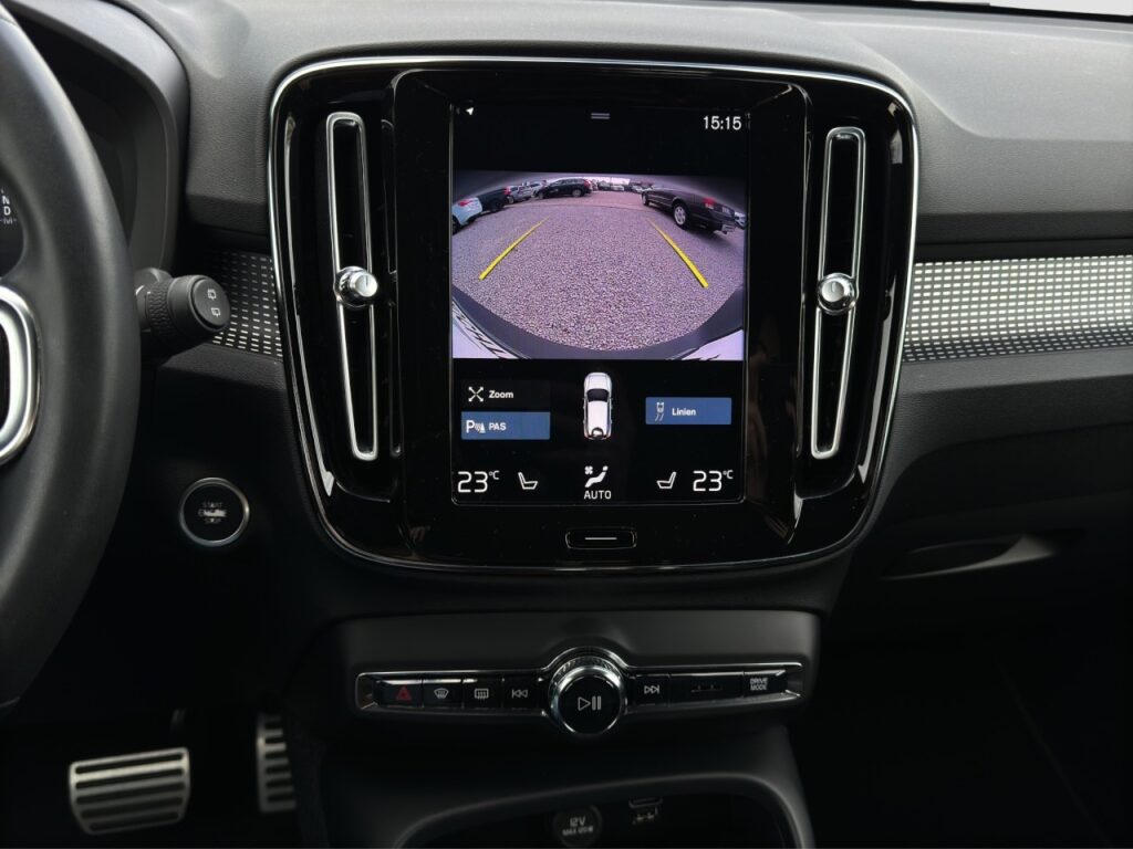 Volvo XC40 T3 R-Design/Lagom/hzb.FS/Kam/Navi/GJR/19Z – Bild 9