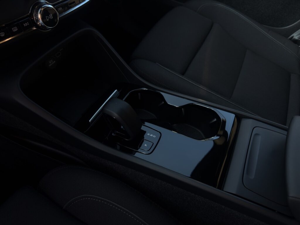 Volvo XC40 Pure Electric Core Recharge/RFK/LHZ/GJR/AHK – Bild 17