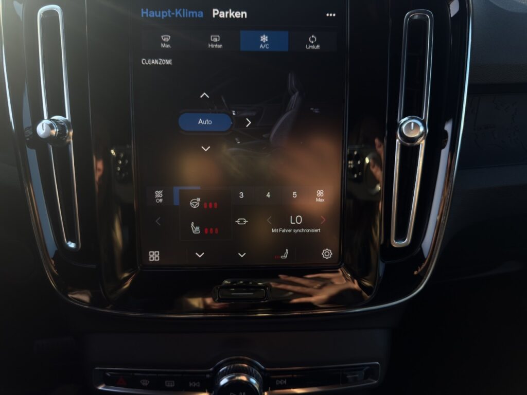 Volvo XC40 Pure Electric Core Recharge/RFK/LHZ/GJR/AHK – Bild 19