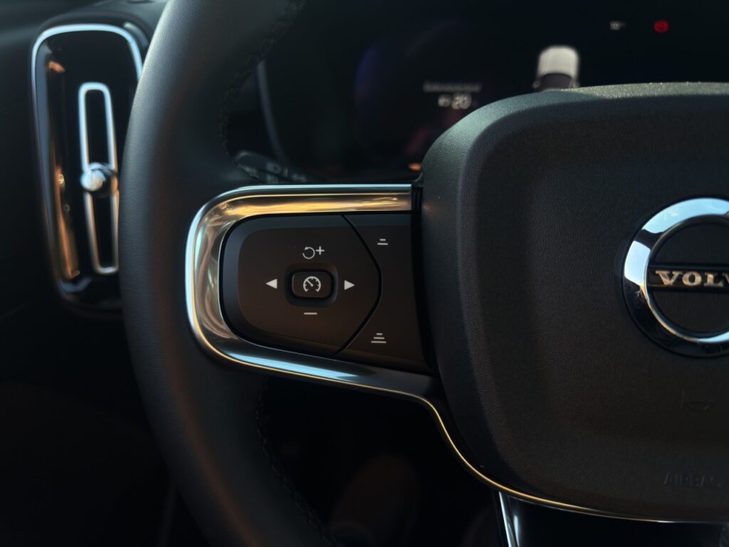 Volvo XC40 Pure Electric Core Recharge/RFK/LHZ/GJR/AHK – Bild 20