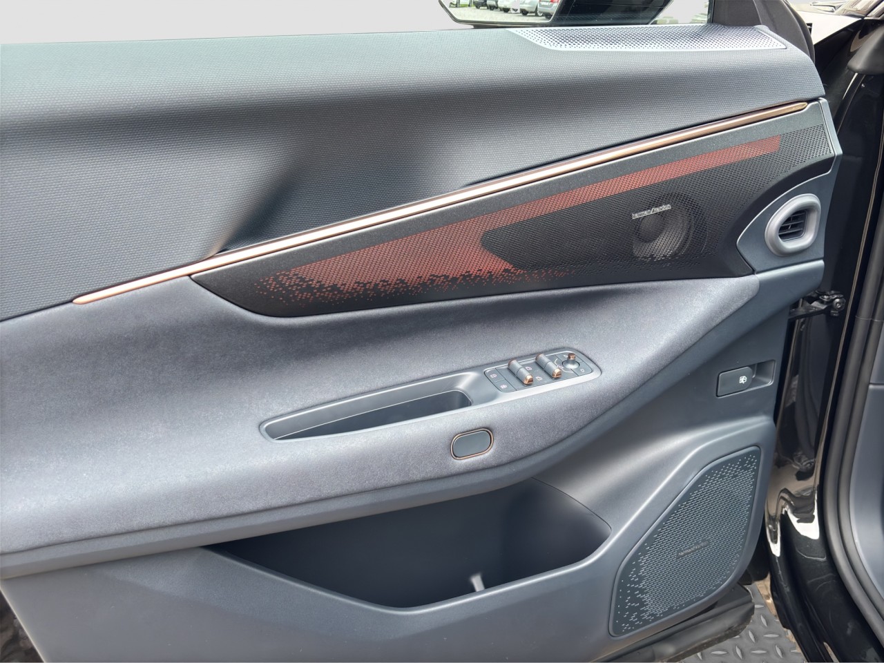 Lynk & Co 08 More Plug-In Hybrid / Pano / Matrix / 360Grad – Bild 12