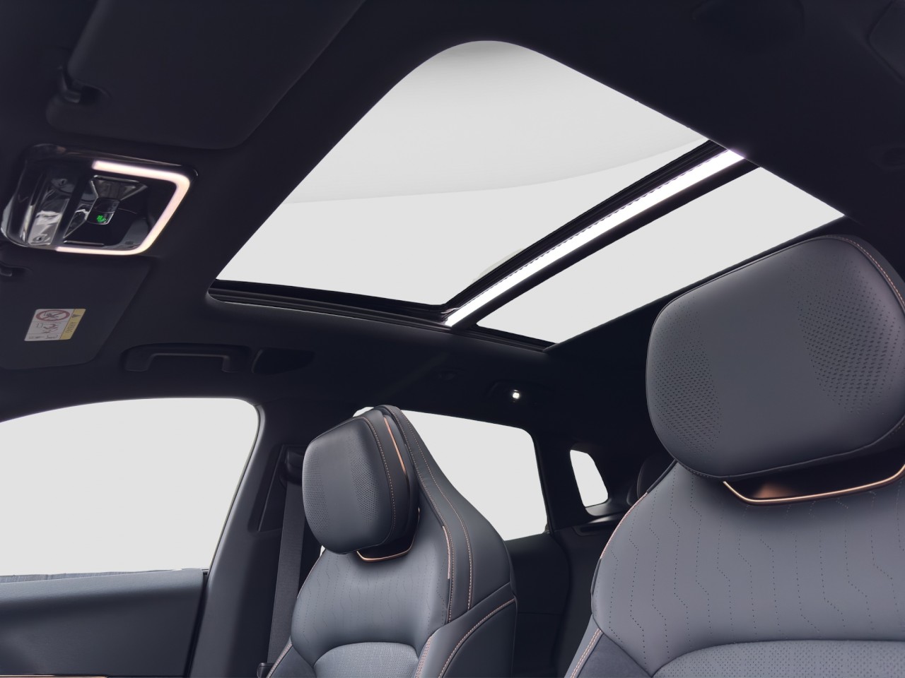 Lynk & Co 08 More Plug-In Hybrid / Pano / Matrix / 360Grad – Bild 15