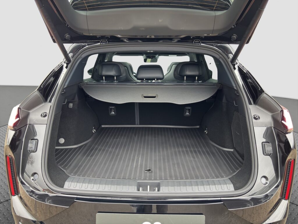 Lynk & Co 08 More Plug-In Hybrid / Pano / Matrix / 360Grad – Bild 16