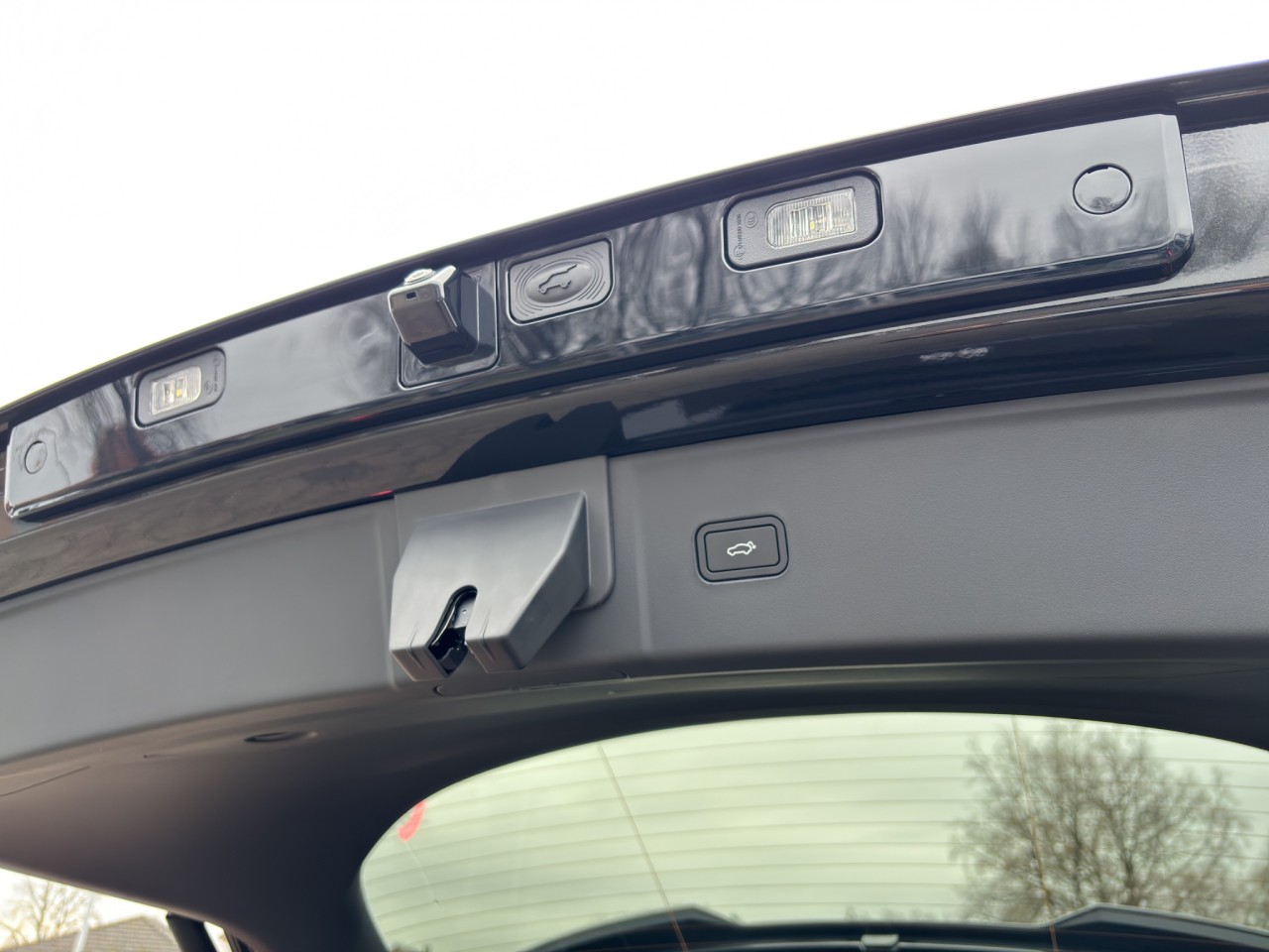 Lynk & Co 08 More Plug-In Hybrid / Pano / Matrix / 360Grad – Bild 19