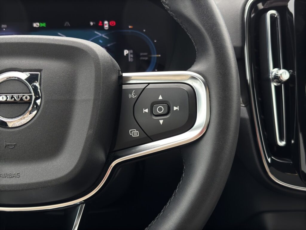 Volvo C40 Recharge Pure Electric Plus/20Z/LHZ/GJR/Pano – Bild 21