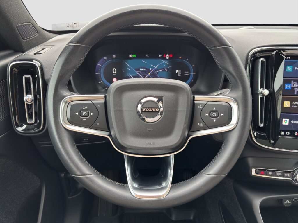 Volvo C40 Recharge Pure Electric Plus/20Z/LHZ/GJR/Pano – Bild 7