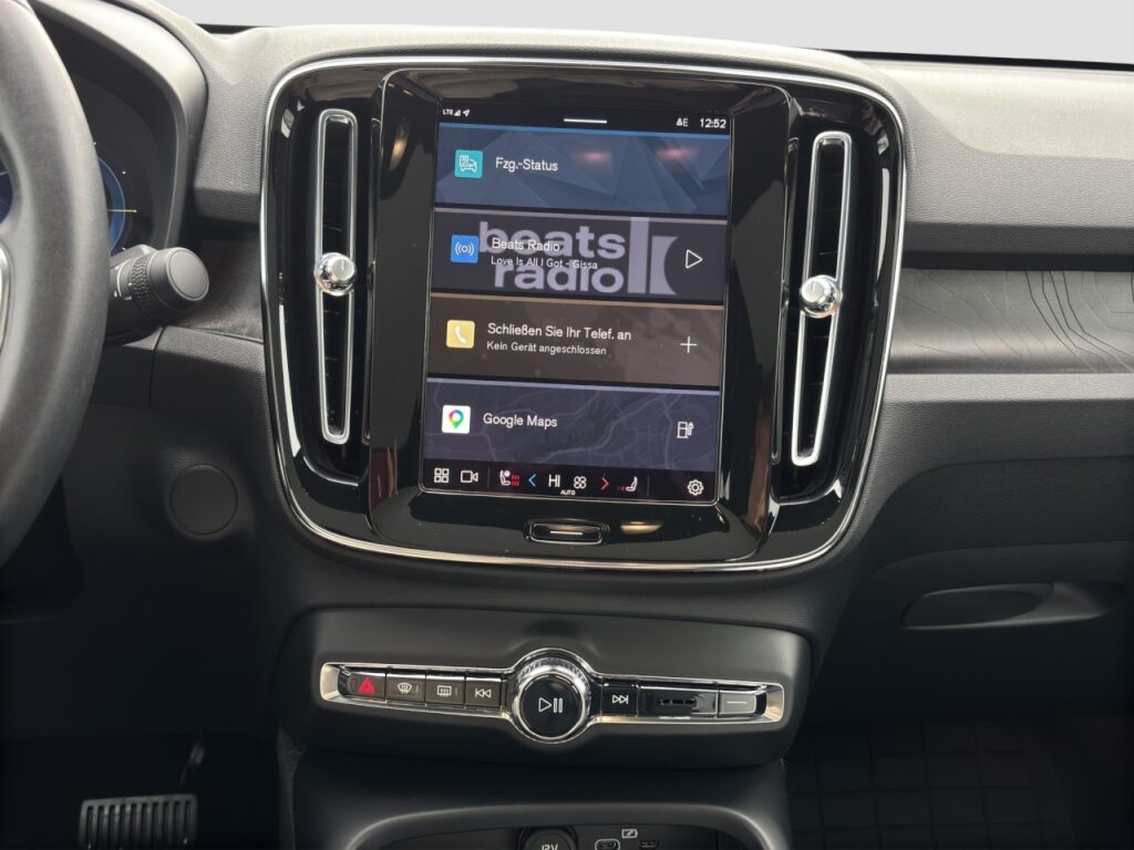 Volvo C40 Recharge Pure Electric Plus/20Z/LHZ/GJR/Pano – Bild 9