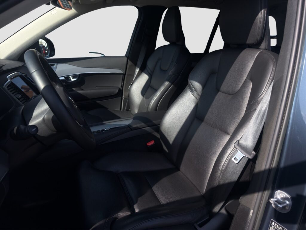 Volvo XC90 B5 Ultimate Dark AWD/7-Sitzer/AHK/StHz/B&W – Bild 13