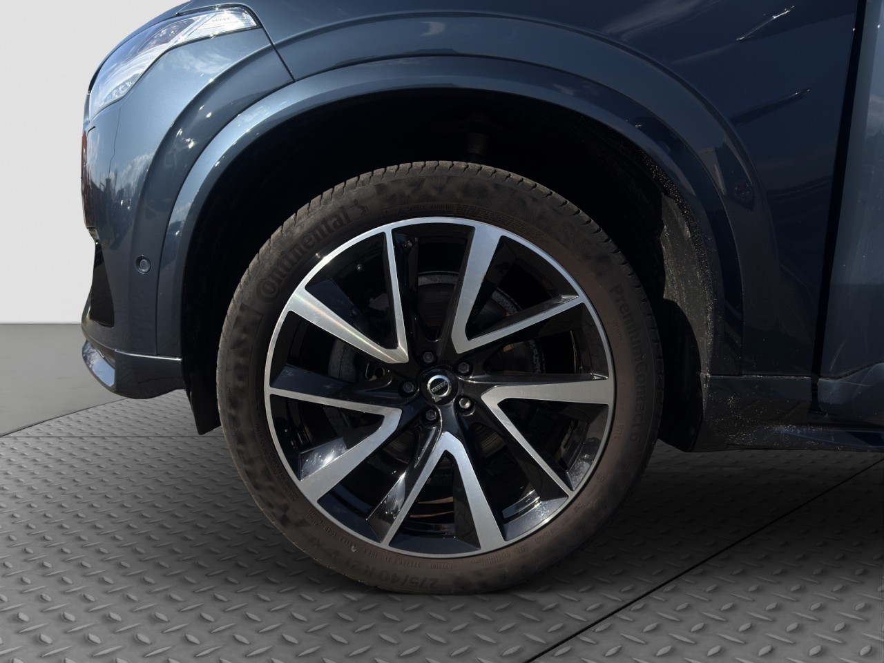 Volvo XC90 B5 Ultimate Dark AWD/7-Sitzer/AHK/StHz/B&W – Bild 17