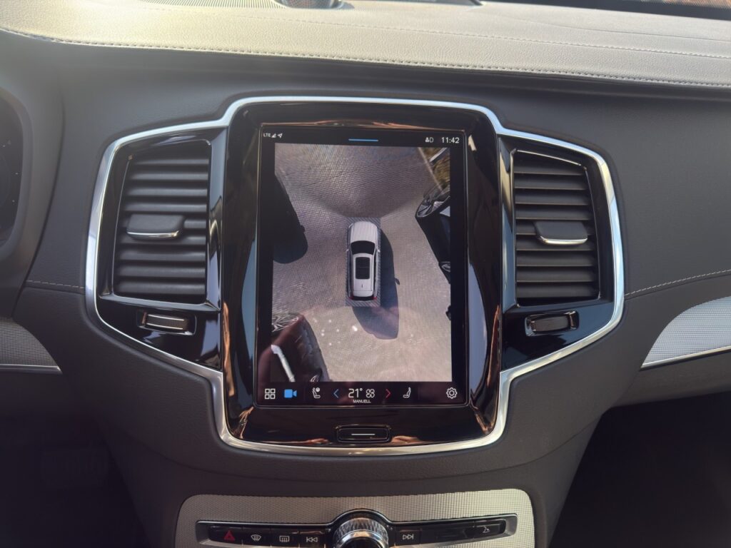 Volvo XC90 B5 Ultimate Dark AWD/7-Sitzer/AHK/StHz/B&W – Bild 26