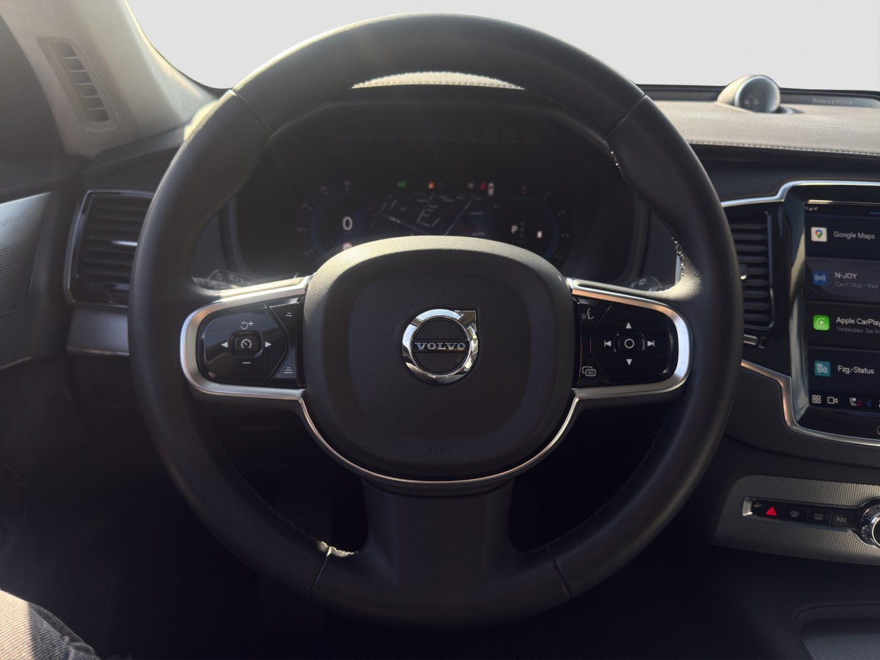 Volvo XC90 B5 Ultimate Dark AWD/7-Sitzer/AHK/StHz/B&W – Bild 7