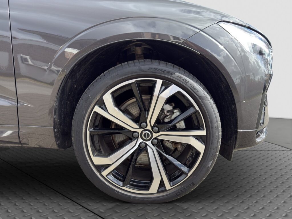 Volvo XC60 T8 Ultimate Dark Plug-In Hybrid/Four-C/Pano – Bild 17