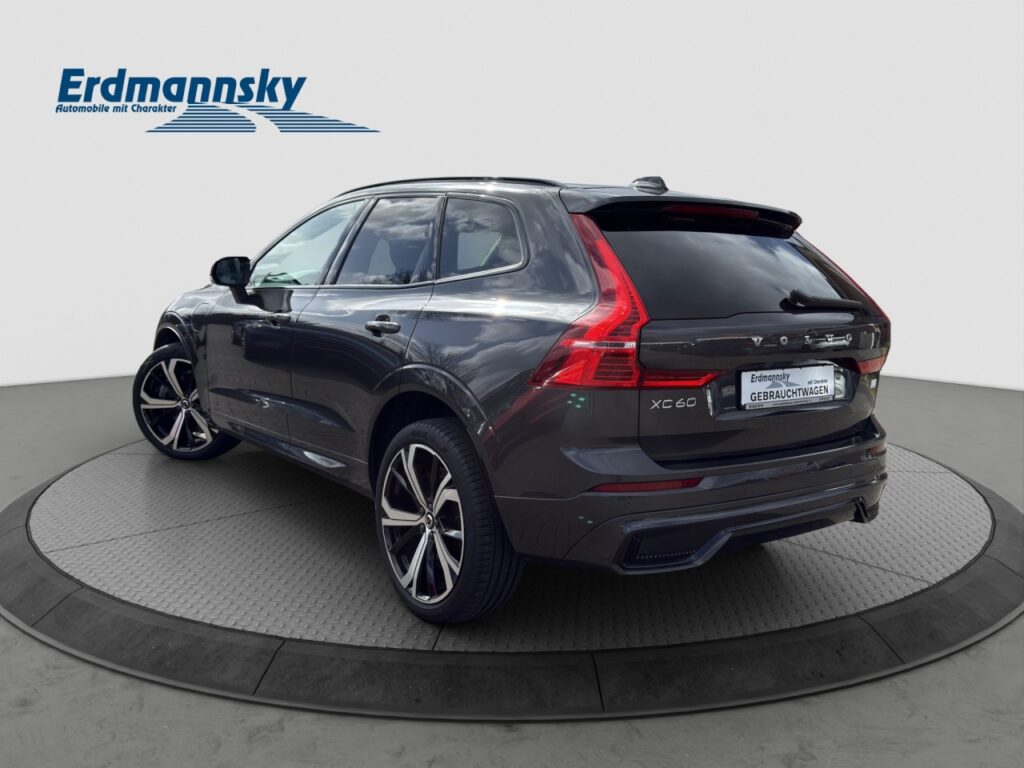 Volvo XC60 T8 Ultimate Dark Plug-In Hybrid/Four-C/Pano – Bild 2