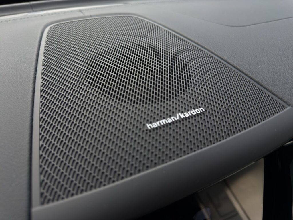 Volvo XC60 T8 Ultimate Dark Plug-In Hybrid/Four-C/Pano – Bild 24