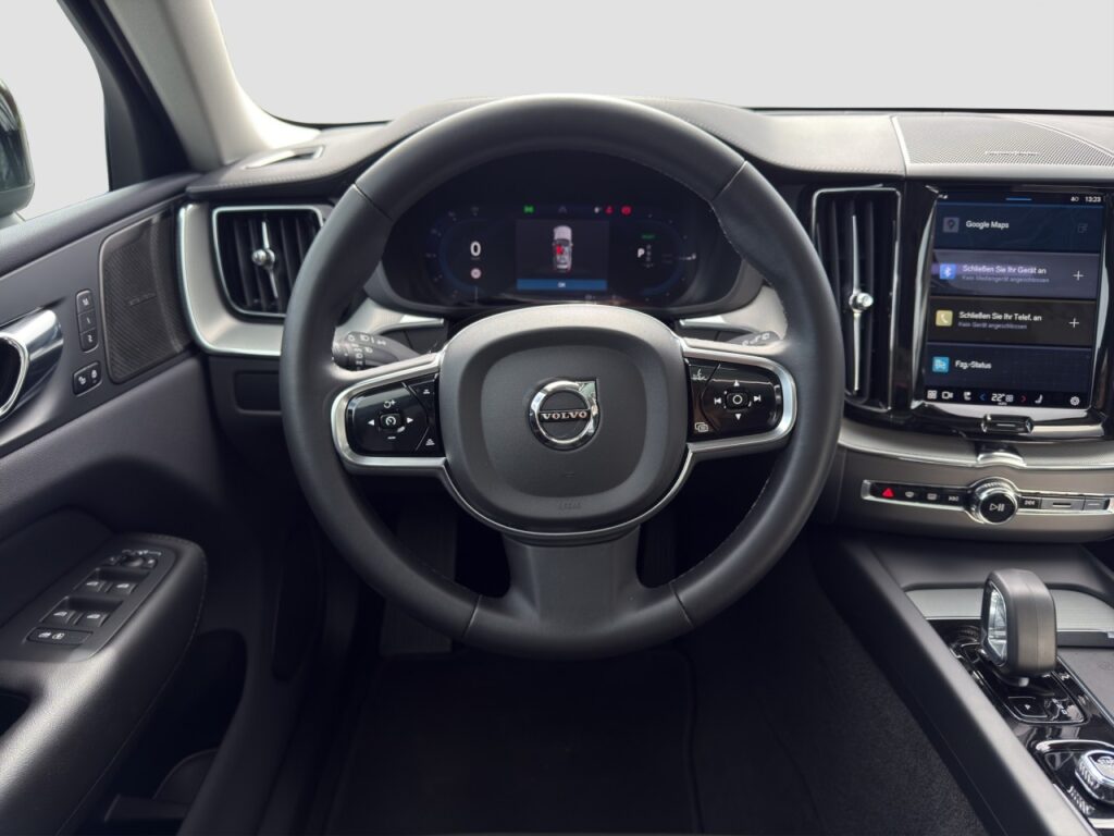 Volvo XC60 T8 Ultimate Dark Plug-In Hybrid/Four-C/Pano – Bild 7