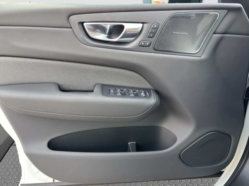 Volvo XC60 T8 AWD Ultra Black Ed Plug-In/ 22 Zoll-Zoll – Bild 11