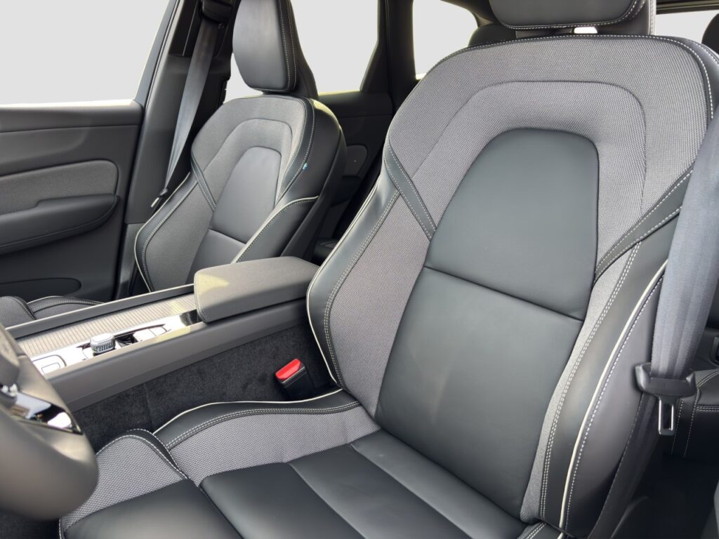 Volvo XC60 T8 AWD Ultra Black Ed Plug-In/ 22 Zoll-Zoll – Bild 12