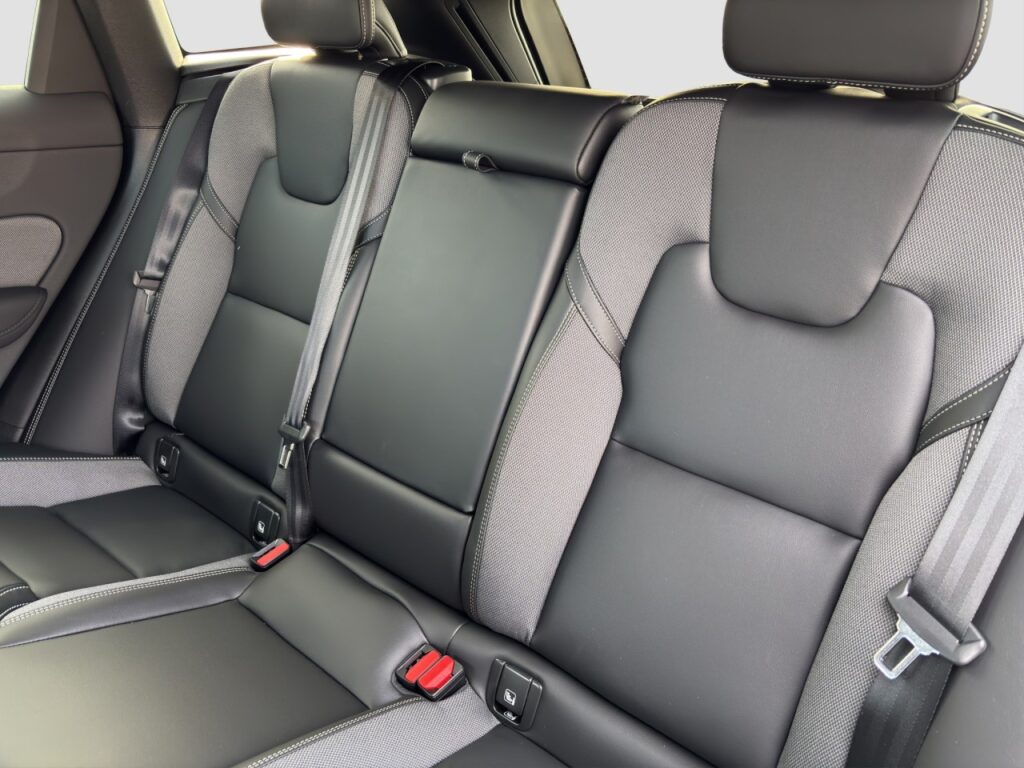 Volvo XC60 T8 AWD Ultra Black Ed Plug-In/ 22 Zoll-Zoll – Bild 13