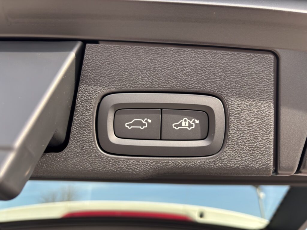 Volvo XC60 T8 AWD Ultra Black Ed Plug-In/ 22 Zoll-Zoll – Bild 17