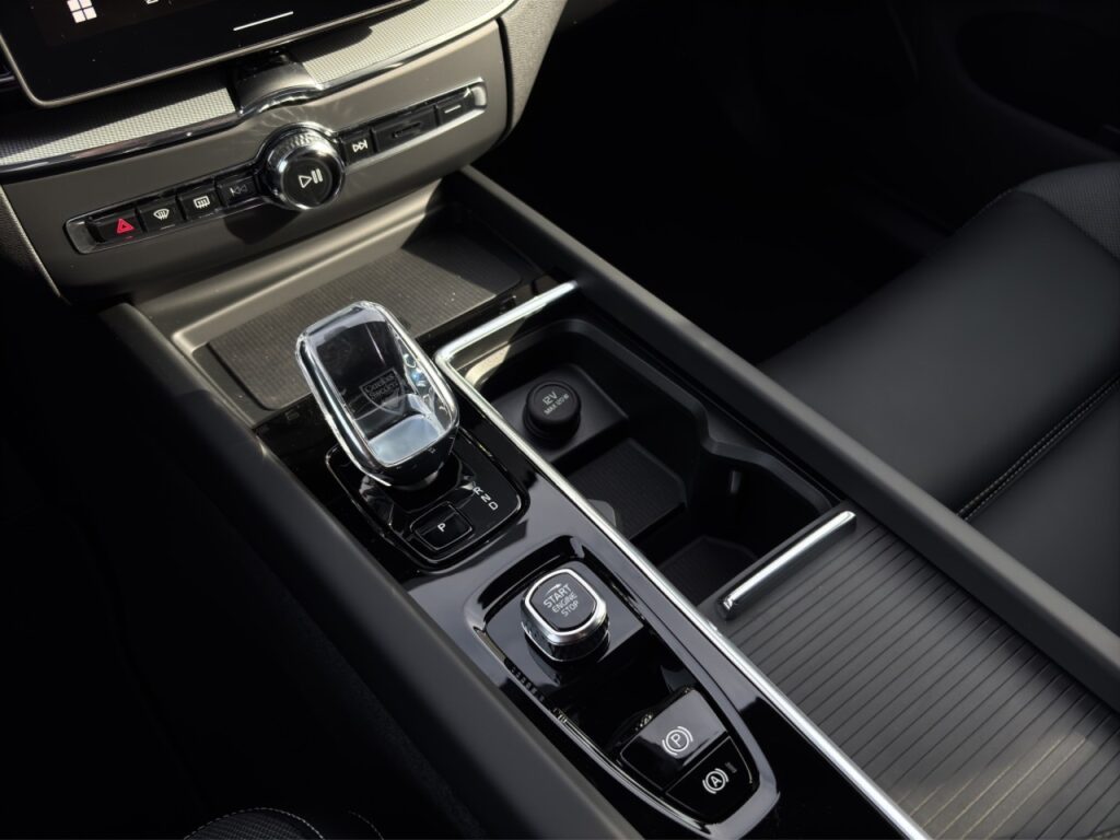 Volvo XC60 T8 AWD Ultra Black Ed Plug-In/ 22 Zoll-Zoll – Bild 20