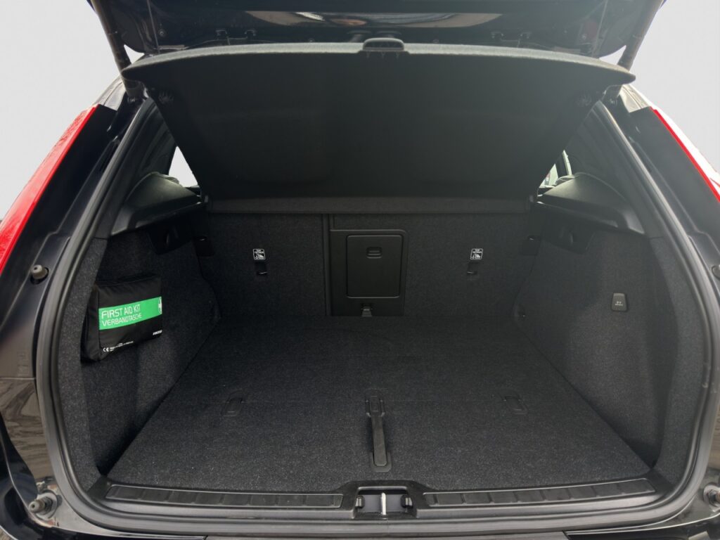 Volvo XC40 B4 R-Design/Leder/Navi/LED/360K/19Zoll+GJR – Bild 15