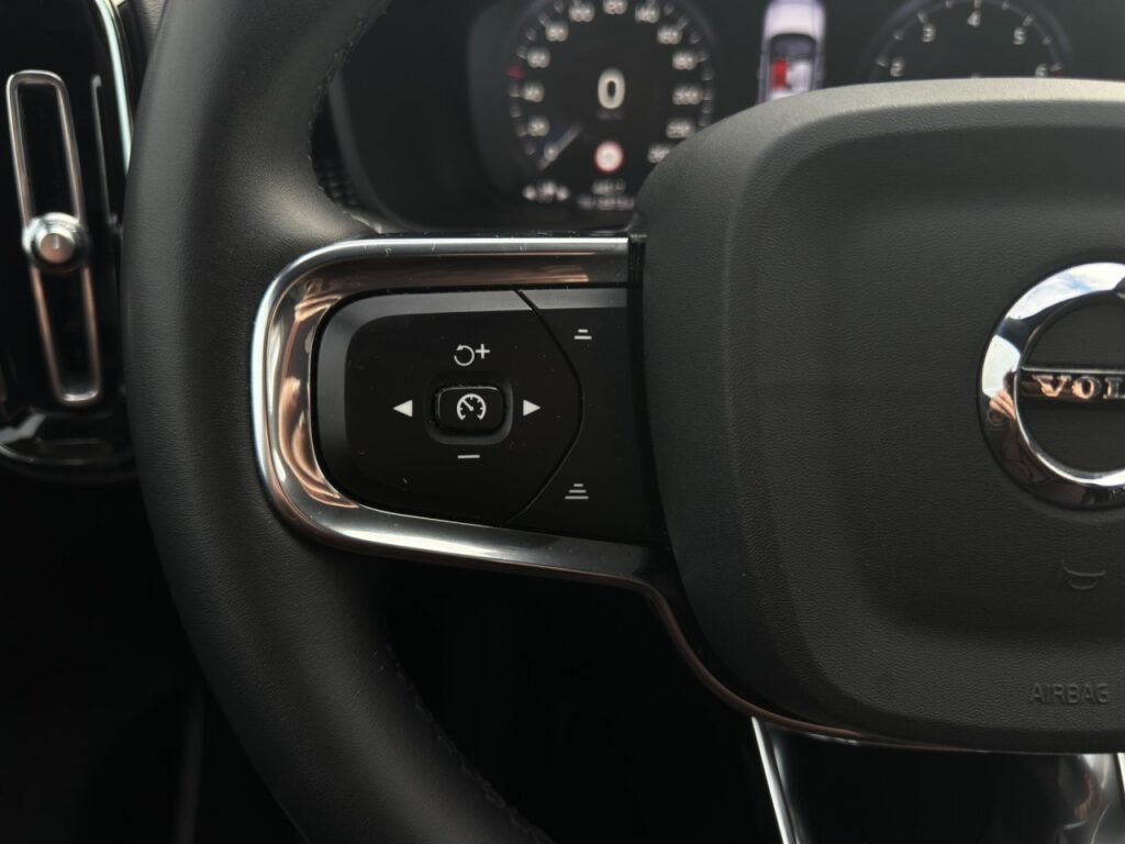 Volvo XC40 B4 R-Design/Leder/Navi/LED/360K/19Zoll+GJR – Bild 20