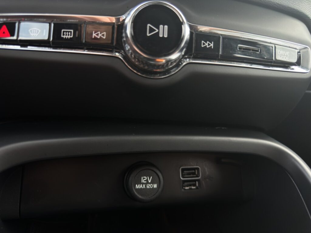 Volvo XC40 B4 R-Design/Leder/Navi/LED/360K/19Zoll+GJR – Bild 25