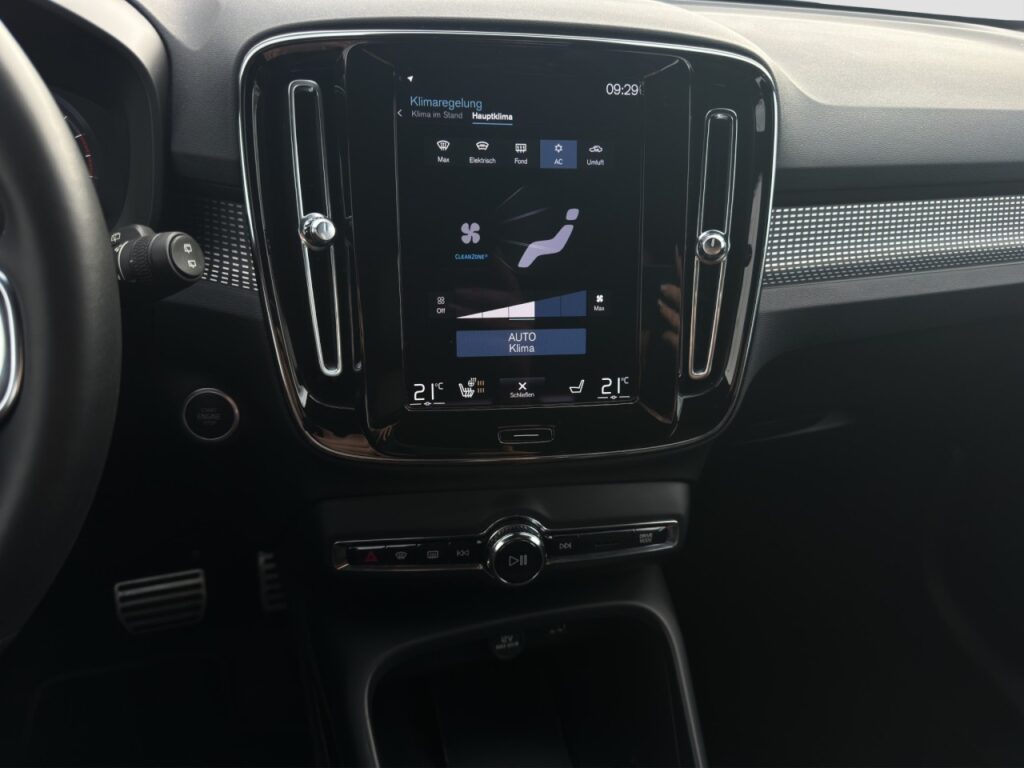 Volvo XC40 B4 R-Design/Leder/Navi/LED/360K/19Zoll+GJR – Bild 9
