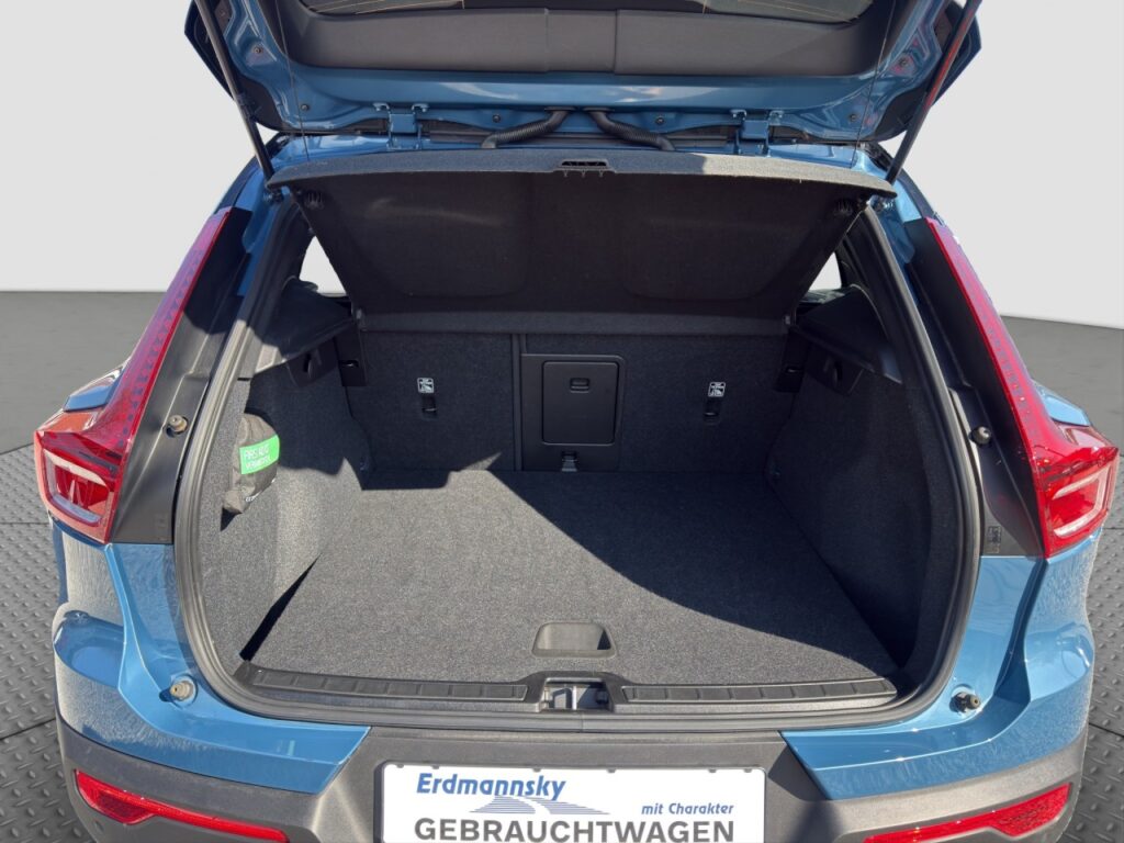 Volvo XC40 Pure Electric Core Recharge/KAM/LHZ/GJR/19Z – Bild 15