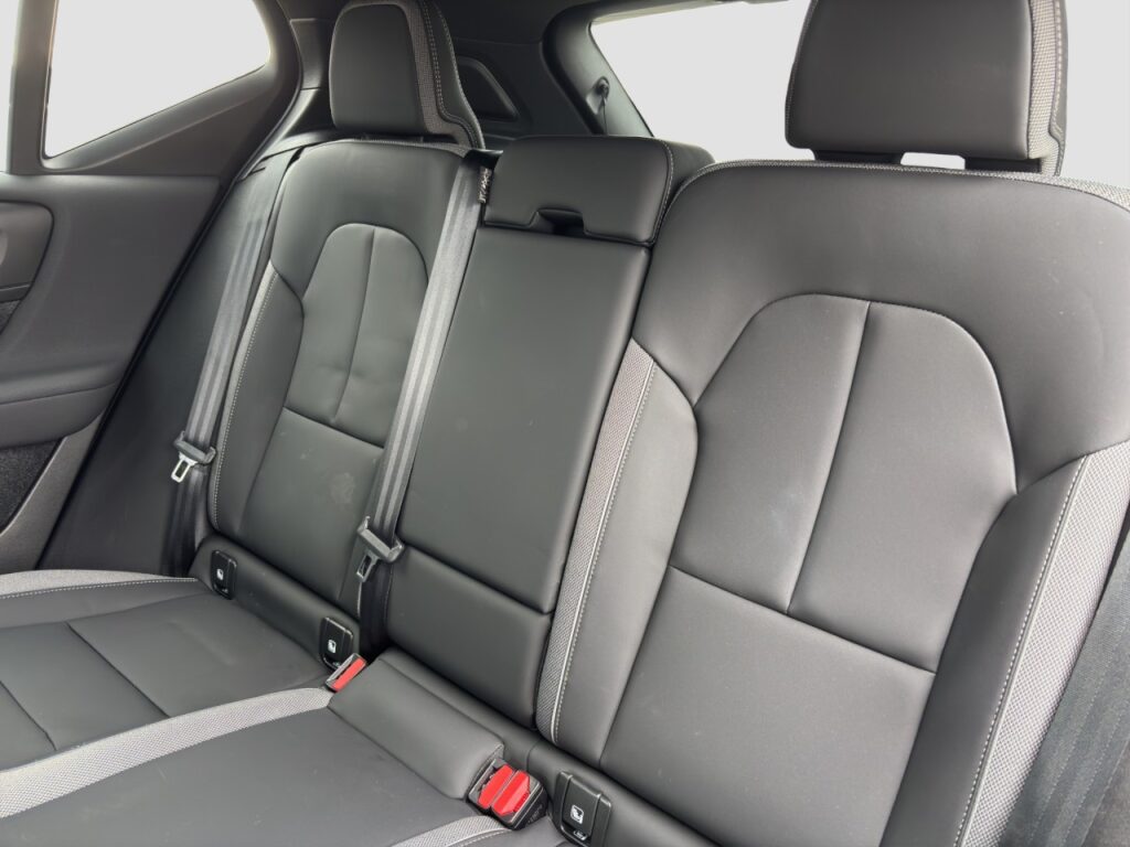 Volvo XC40 Core Pure Electric/Navi/LED/StHz/20Zoll+GJR – Bild 14