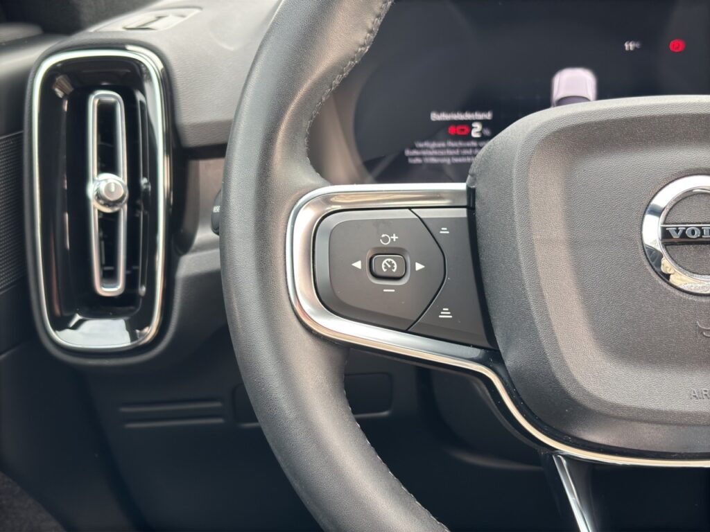 Volvo XC40 Core Pure Electric/Navi/LED/StHz/20Zoll+GJR – Bild 18