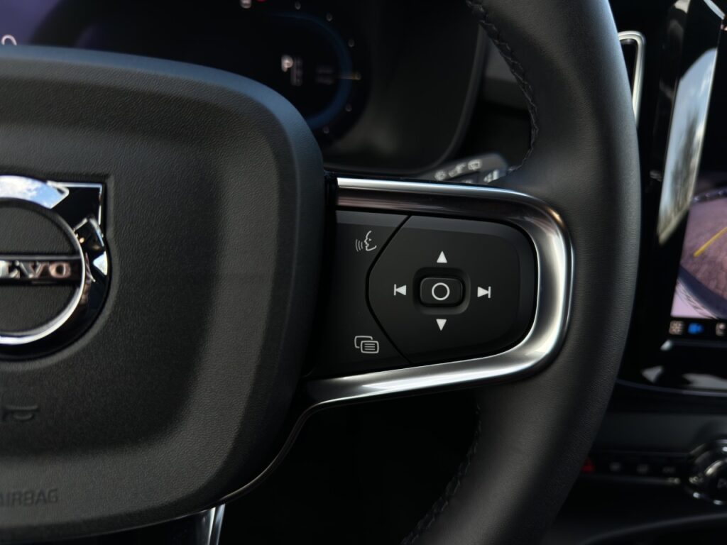 Volvo XC40 Pure Electric Core Recharge/KAM/LHZ/19Z/GJR – Bild 19