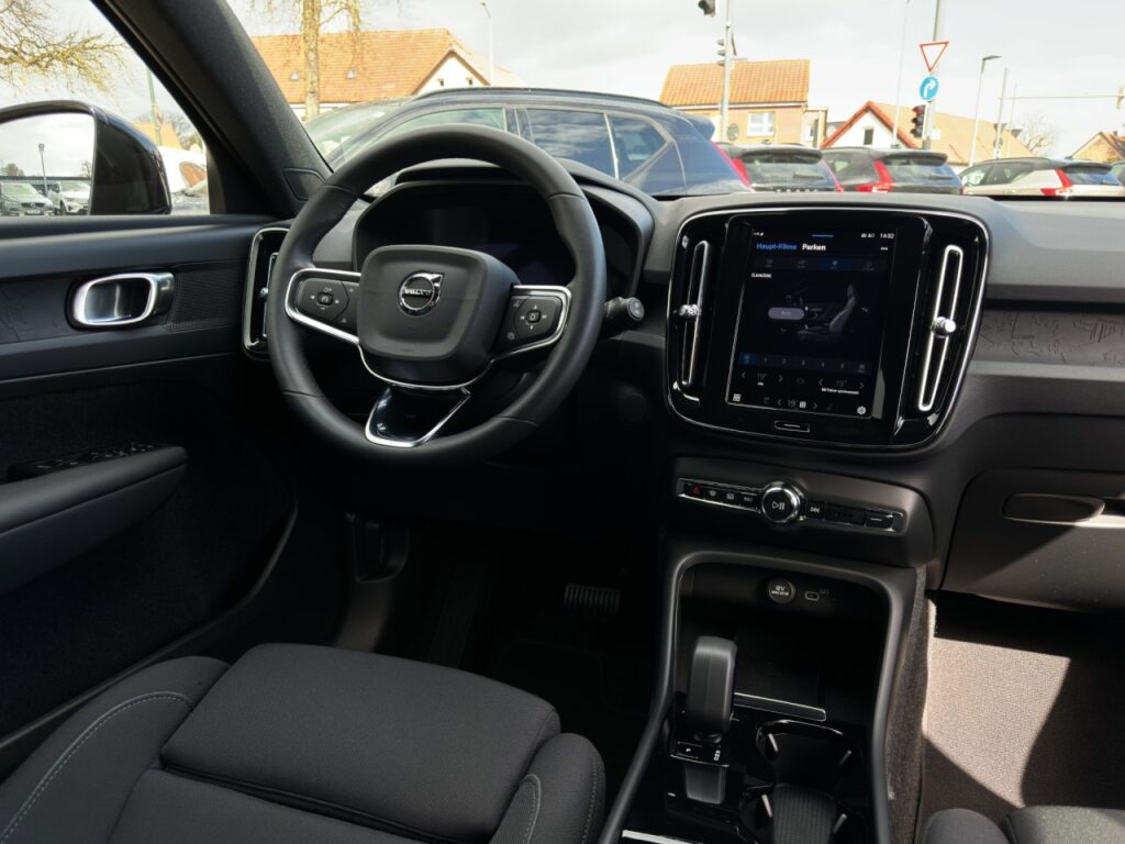 Volvo XC40 Pure Electric Core Recharge/KAM/LHZ/19Z/GJR – Bild 23