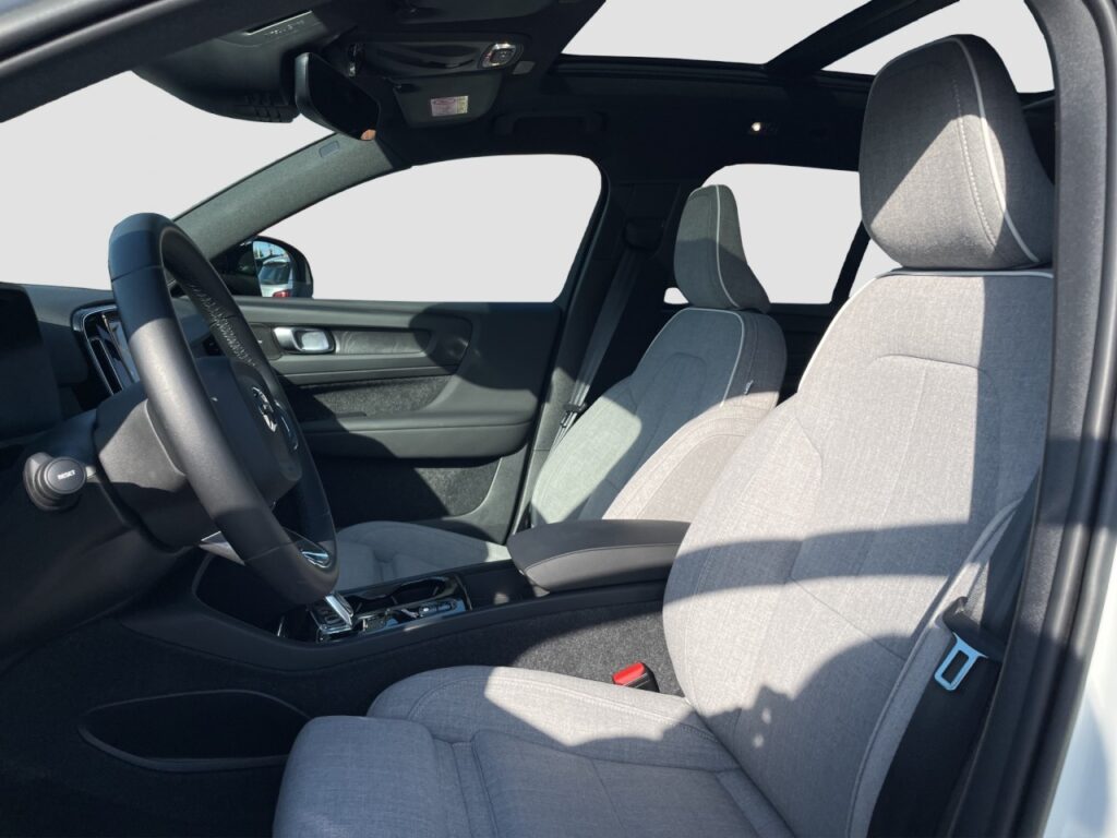 Volvo XC40 T5 Ultimate Dark Plug-In Hybrid/360K/Pano – Bild 13